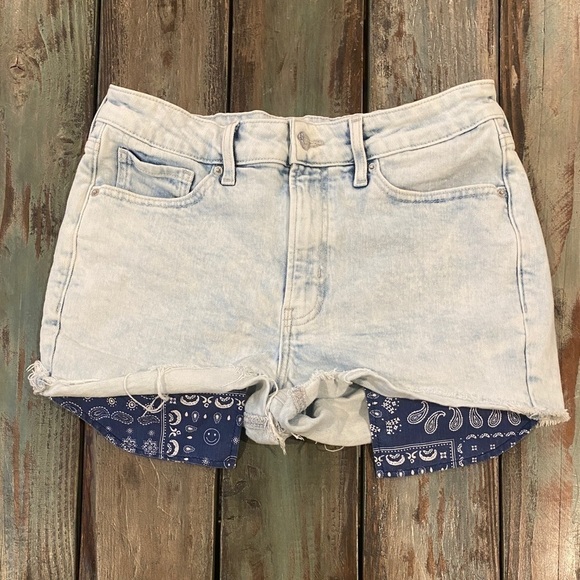 Old Navy Pants - Old Navy Denim Shorts High Rise O.G. Shorts Bandana Exposed Pockets Elsa Sz 12
